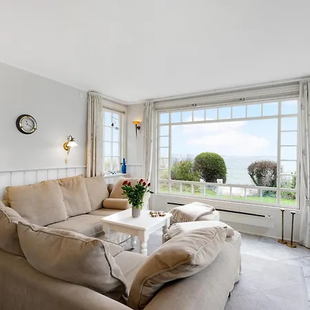 בית נופש Romantic Seaside With Panoramic Views Just 20 Meters From The