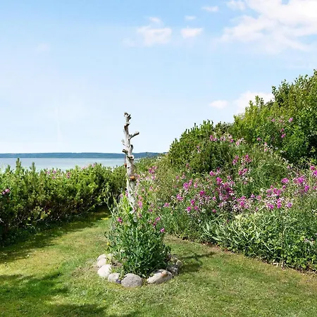Romantic Seaside With Panoramic Views Just 20 Meters From The בית נופש